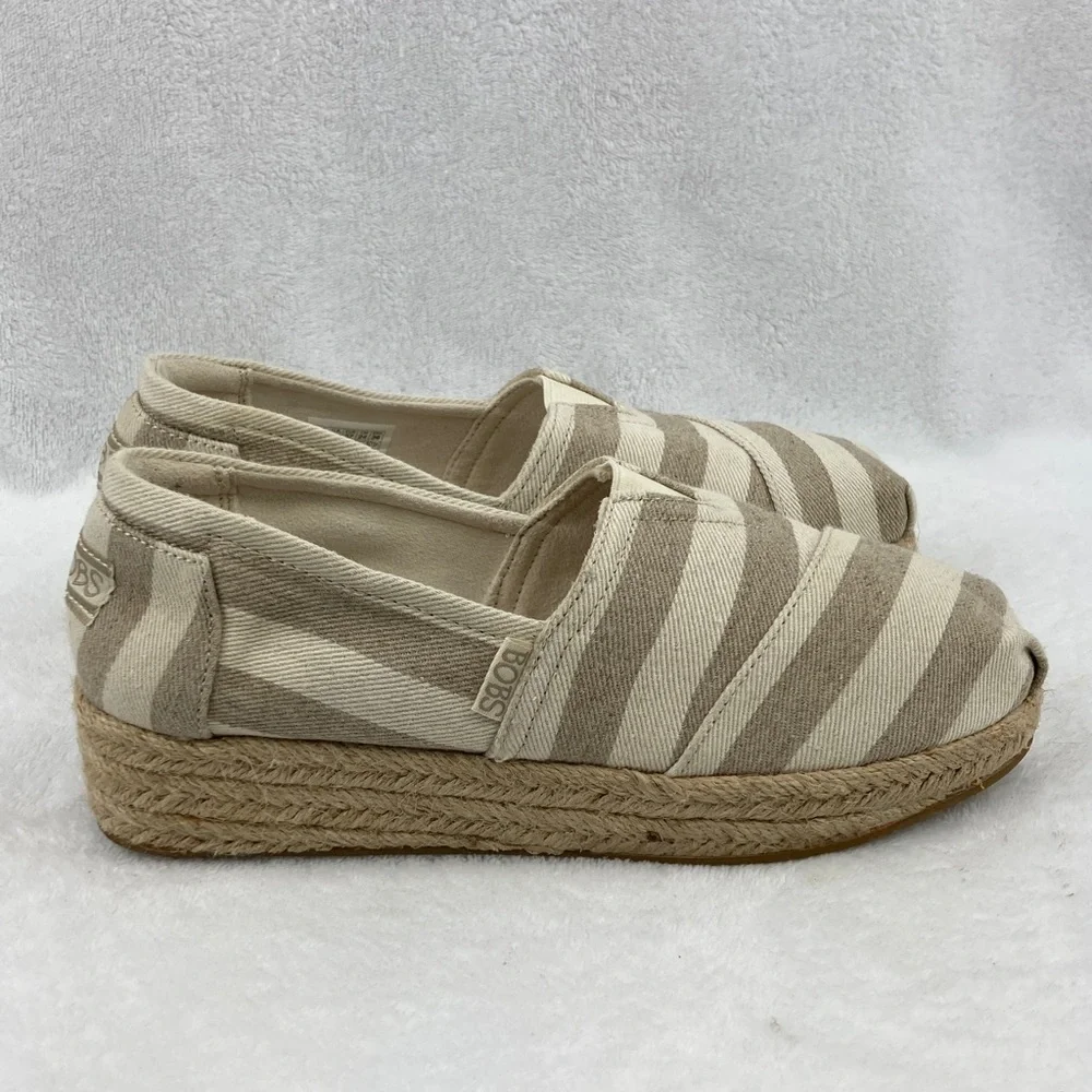 Skechers BOBS Beige and Cream Canvas Espadrilles sz 7